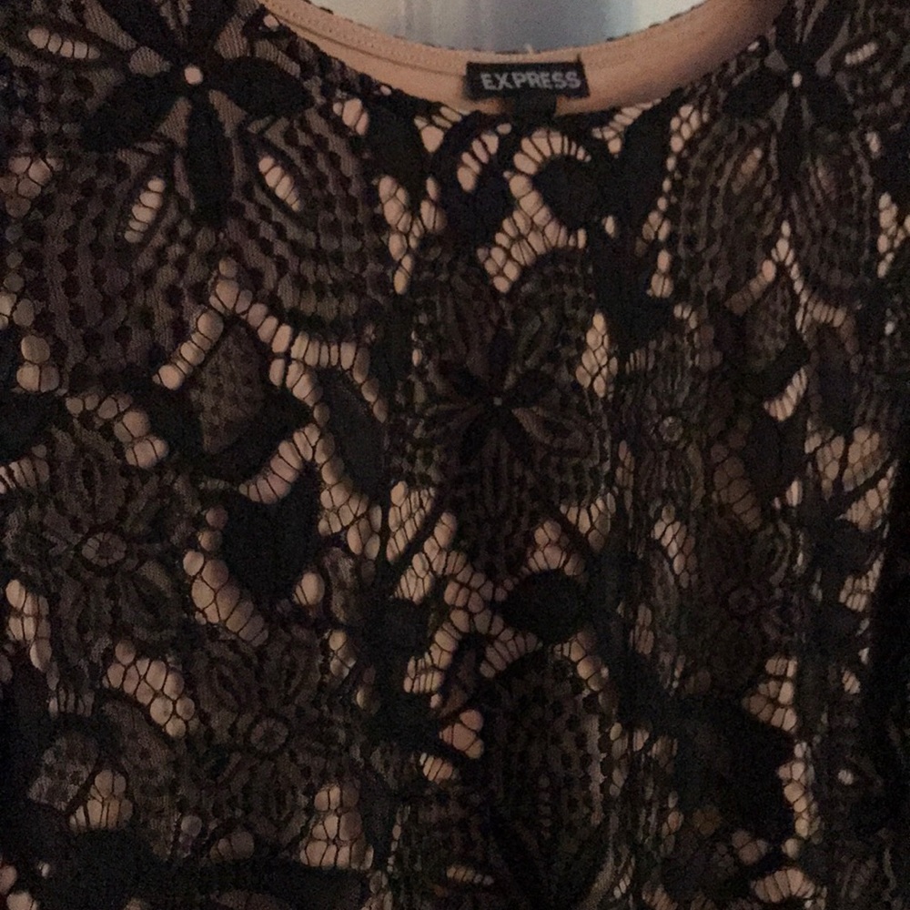 Laced Top - Picture 2 of 7